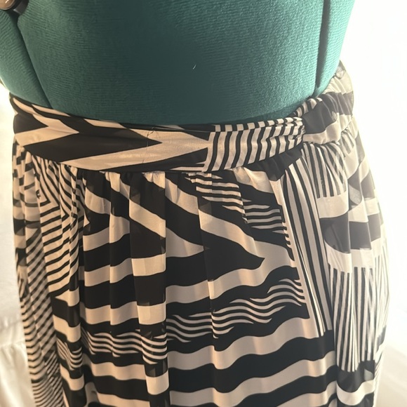 Worthington Skirt - Picture 3 of 3